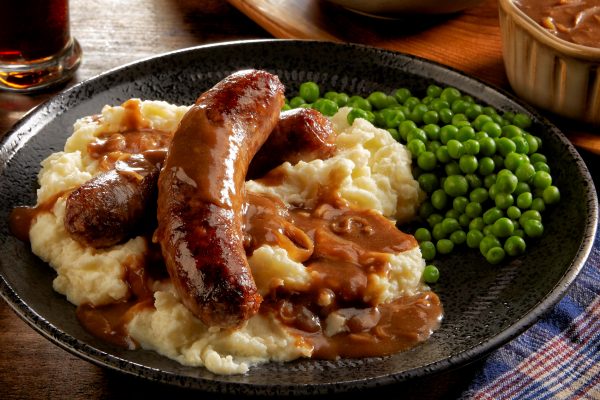 US_Recipe_Bangers & Mash with Guinness Onion Gravy Qtr (2)